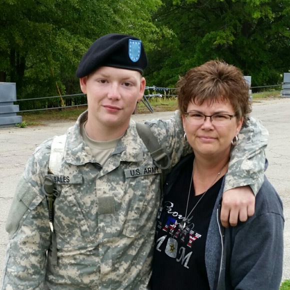 Meet your Posher, Robin - Picture 1 of 1