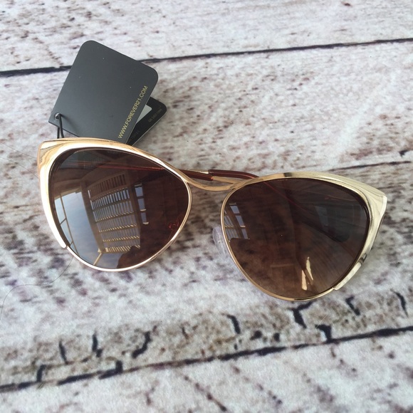 Forever 21 Accessories - Forever 21 Retro Cateye Mid-size Sunglasses