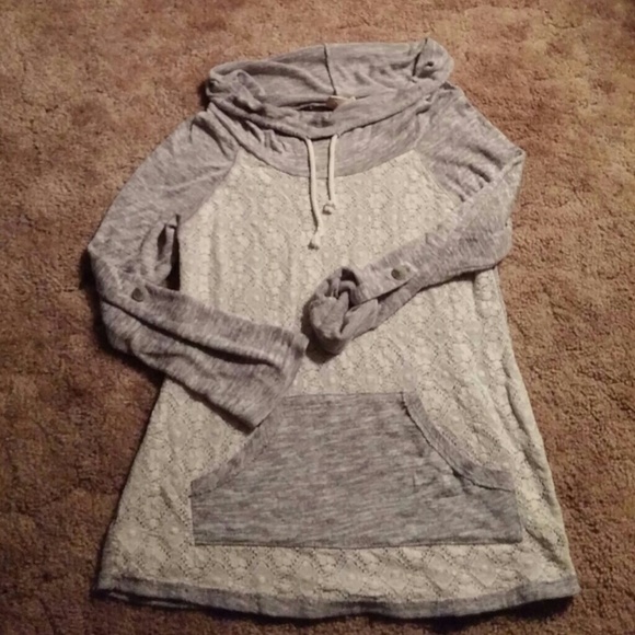 Cowl neck fitted sweater