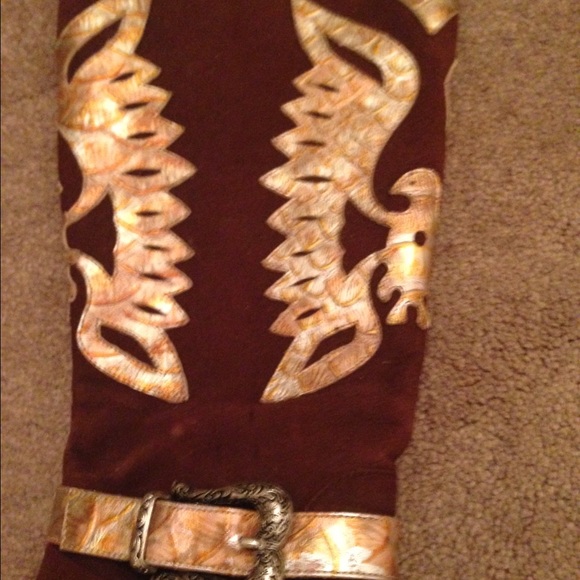 ⭐️Brown & Gold boots!⭐️ - Picture 3 of 7