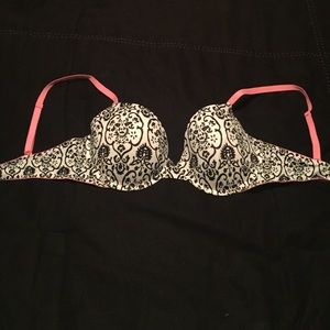 PINK Victoria's Secret bra NWOT