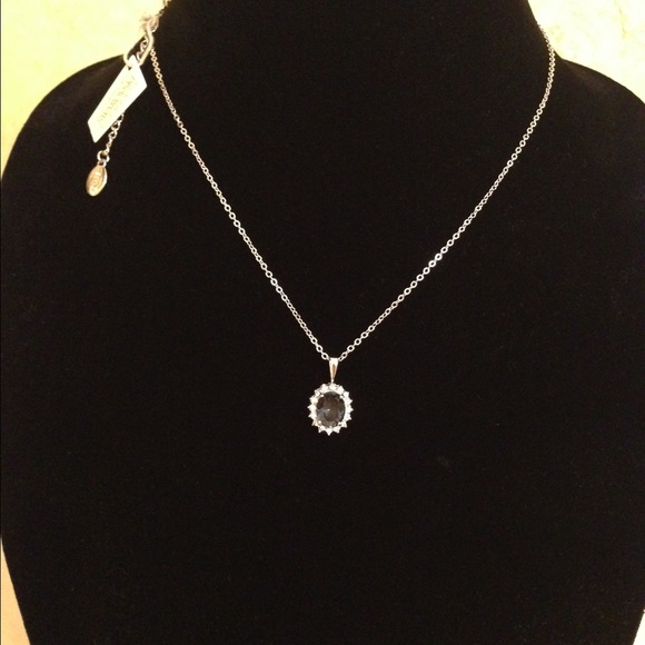 Beautiful Necklace. Swarovski. - Picture 2 of 3