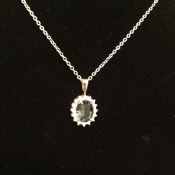 Beautiful Necklace. Swarovski. - Picture 3 of 3