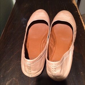 Lucky tan/brown/goldish flats