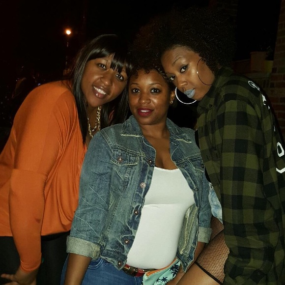 Meet your Posher, Tiffona - Picture 7 of 7