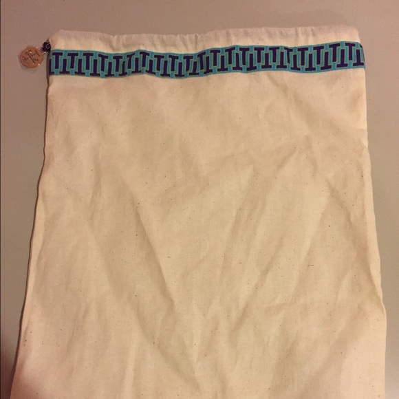 Tory Burch drawstring bag - Picture 2 of 3