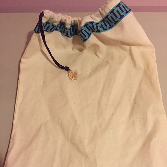 Tory Burch drawstring bag - Picture 3 of 3