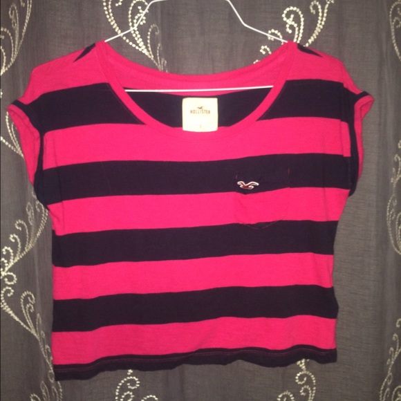 Hollister pink & navy blue crop top!