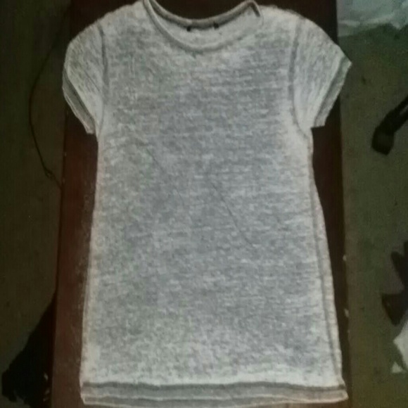 Grey/white tee.