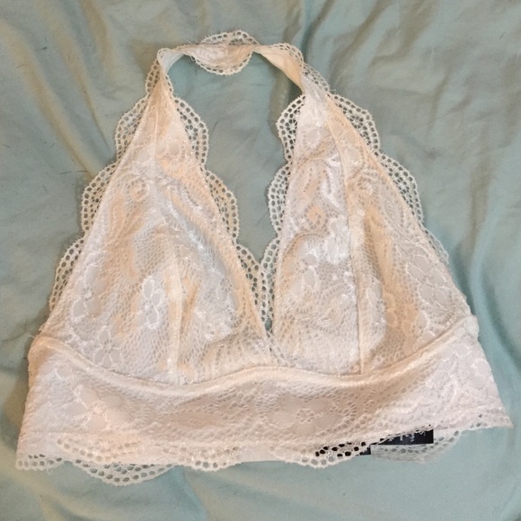 white lace halter be alerts