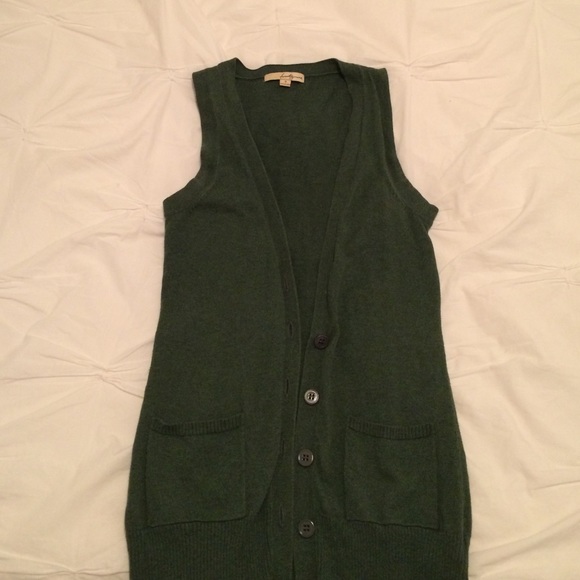 Forever 21 Sweaters - Hunter green stylish sweater vest