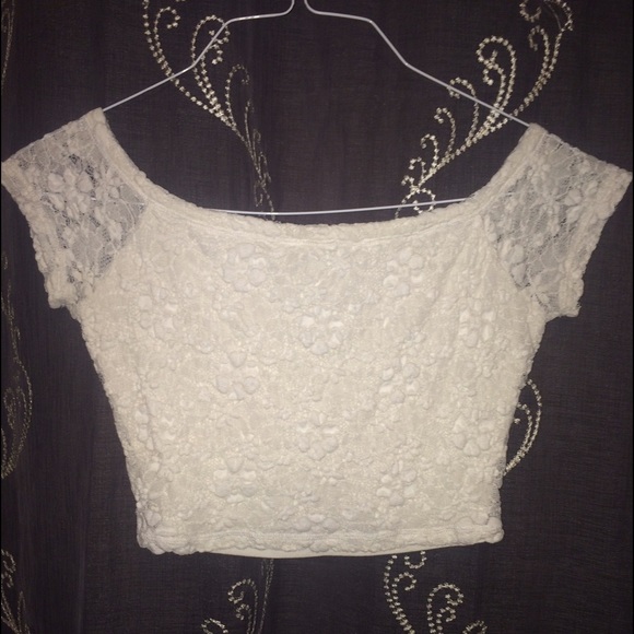 Hollister off-white lacy crop top