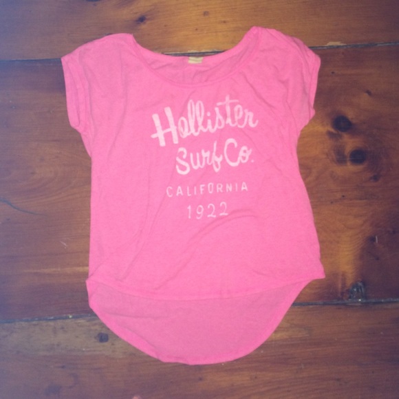 Hollister graphic tee