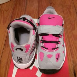 Nike Air Turf Raider