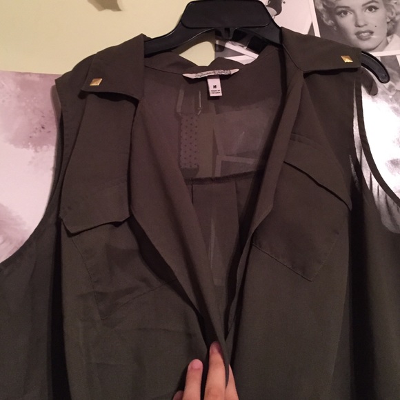 Chiffon olive green overtop! - Picture 2 of 4