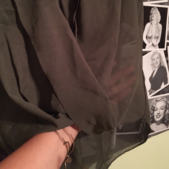 Chiffon olive green overtop! - Picture 3 of 4