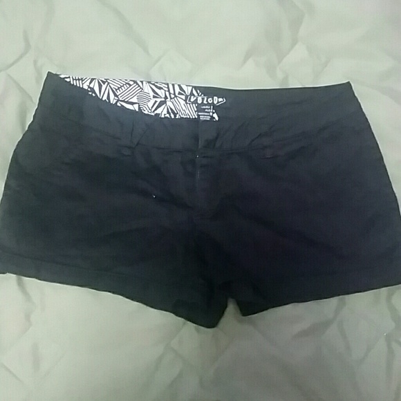 Volcom shorts in black