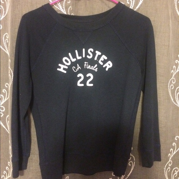 3/4 sleeve navy crewneck