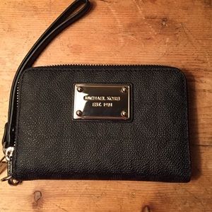 Michael Kors Wristlet Wallet - NWOT - Authentic-