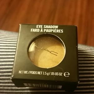 Mac eye shadow