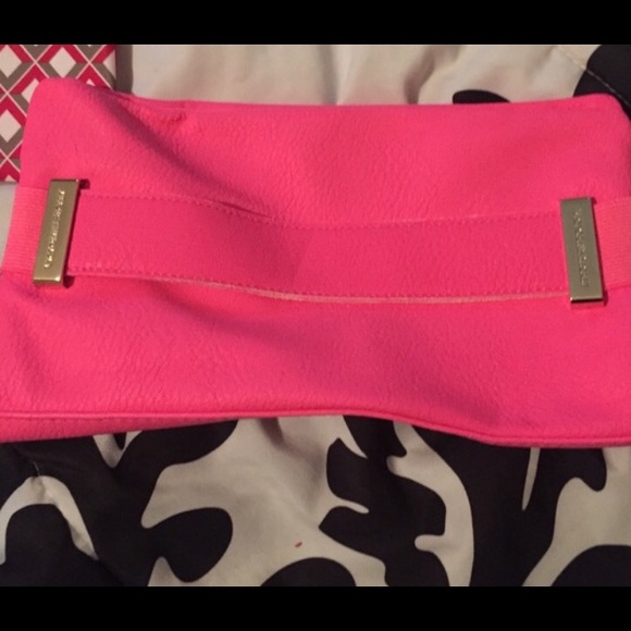 VS sweats & wallets for bundle user
