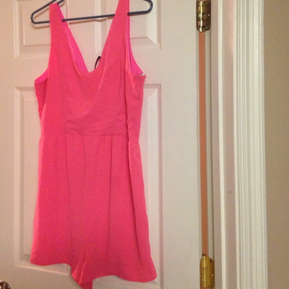 Fun pink romper! - Picture 1 of 1
