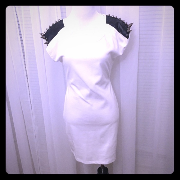 Spike sleeve white party body-con dress