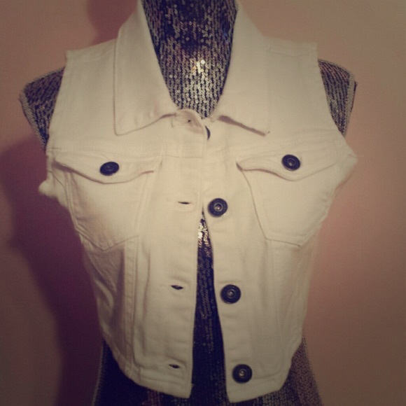 White vest