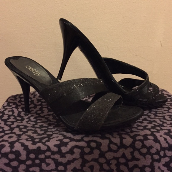 Cathy Jean slip on black sandal. Like new!