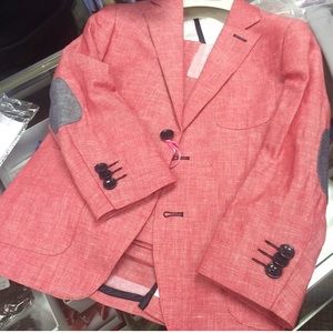 Red suit with blue jean patches❗️