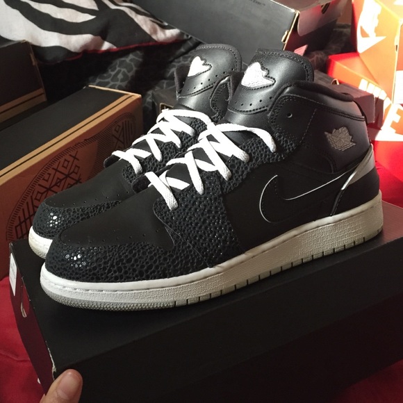 Air Jordan 1 Retro '86 BG