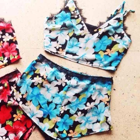 LF Watercolor Floral Soft Shorts - Picture 2 of 3