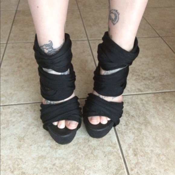 Senso Diffision Ruzak Wedges in Size 6