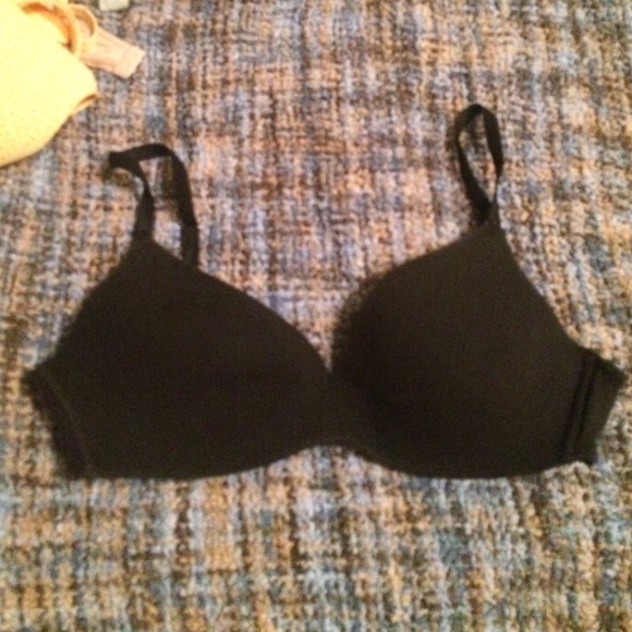 VS black lined NO WIRE bra