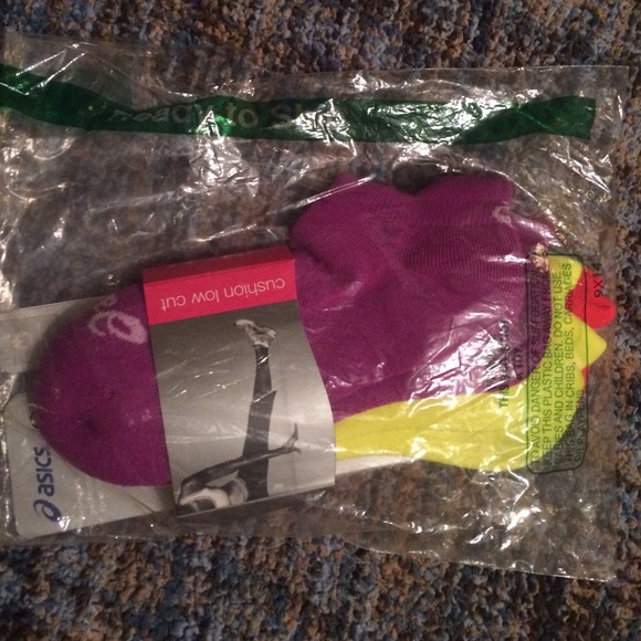 3 Pairs of brand new asics socks