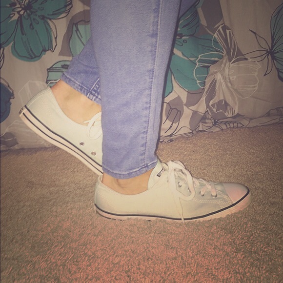 Mint green converse