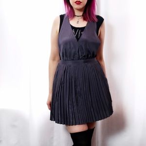 Forever 21 Dresses - 💙SALE❤️ Gray Pleated Overall Dress Forever 21 Dresses - 💙SALE❤️ Gray Pleated Overall Dress