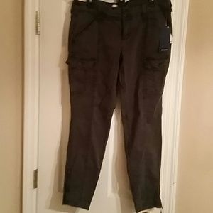 Skinny style grey pants