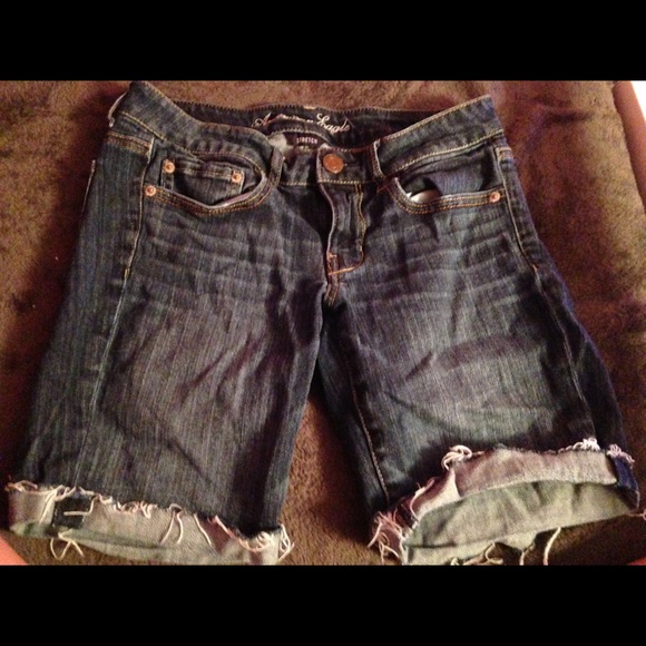 American Eagle Bermuda length Jean short - Picture 2 of 4