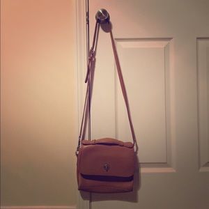 ✨ Final price drop ✨Coach "Court" bag - light tan