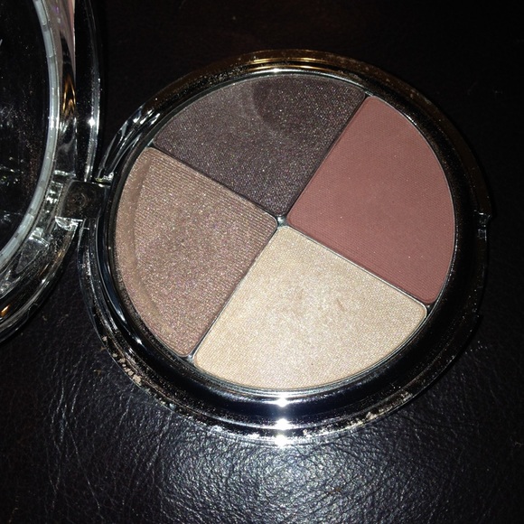 SOLD: TIGI Love Affair Eyeshadow