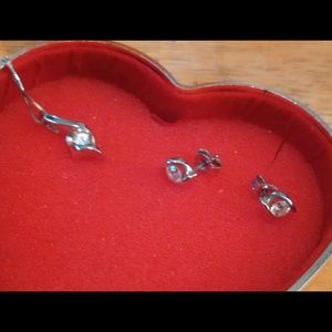 diamond necklace and stud earrings 14kt white gold