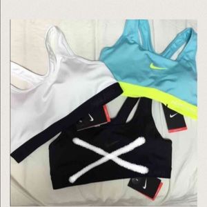 2 NIKEPRO padded sports bra