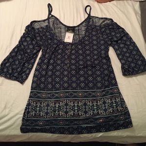 Quarter sleeve top, super cute sleeves!