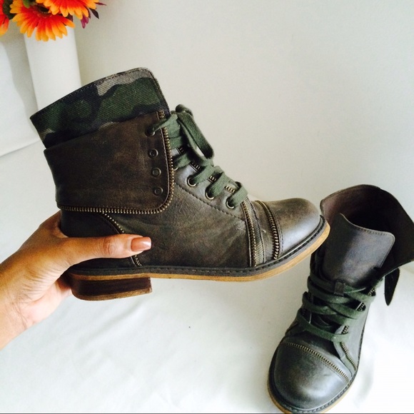 Bakers Shoes - 🌺Army n zipper embellished combat boots🌺