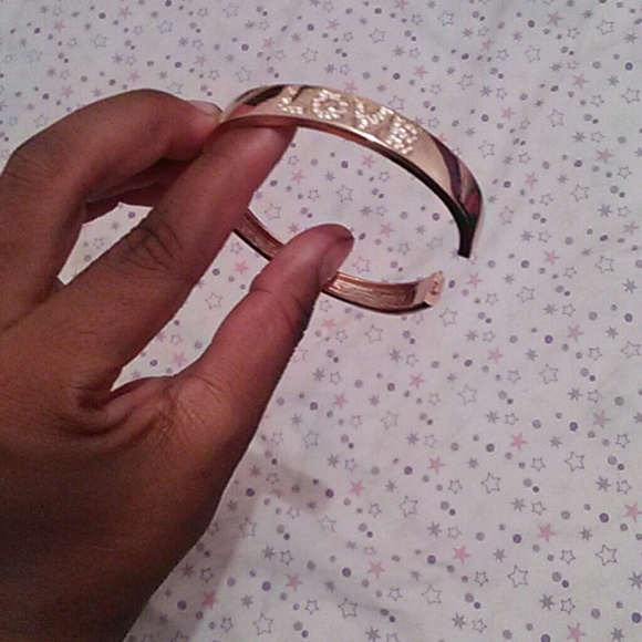 Watch - Picture 3 of 3