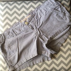 Hollister shorts: blue/white striped