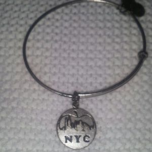 Alex and Ani NYC big apple sklyine bangle
