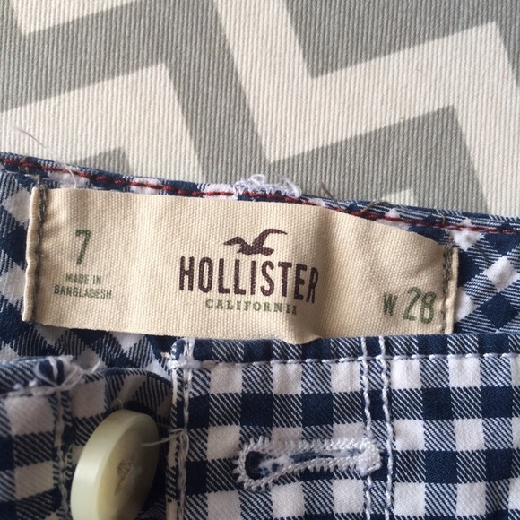 Hollister shorts: blue/white checkered print - Picture 2 of 4