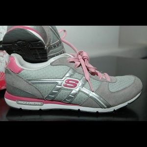 Pink sketcher's sneakers